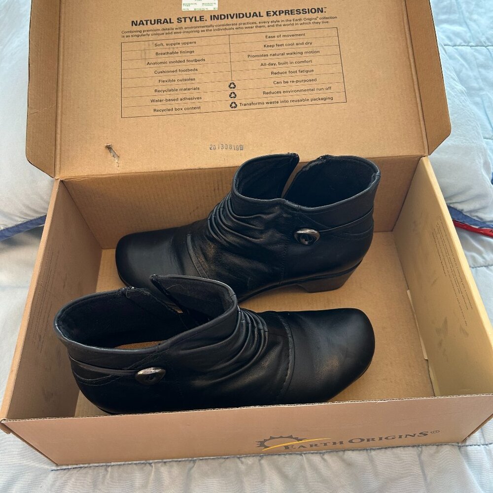 Earth Origins Size 8.5 Black  Baily Booties